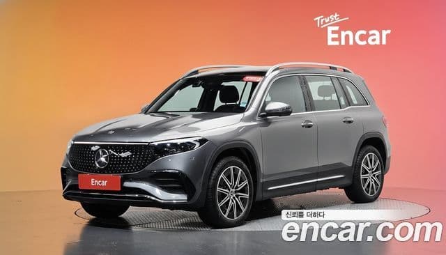 Mercedes-Benz EQB X243