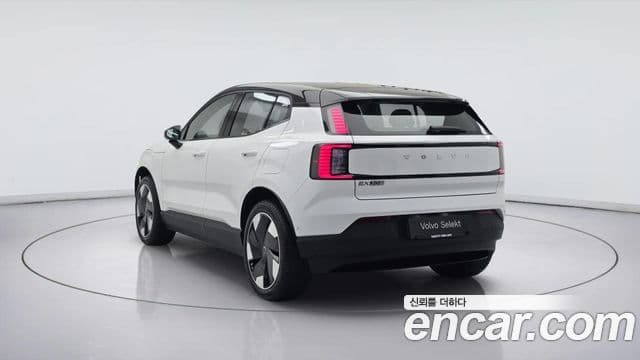Volvo EX30 4
