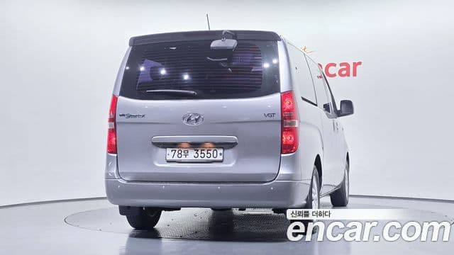 Hyundai Grand Starex 4