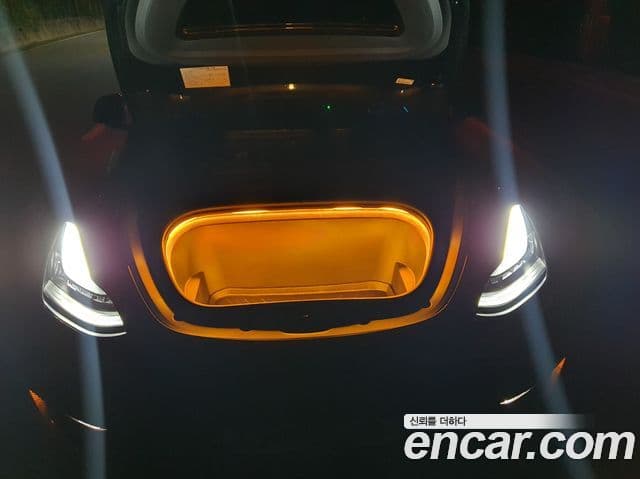 Tesla Model Y 3