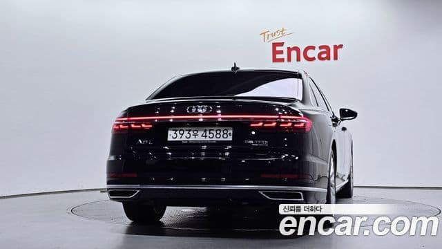 Audi A8 (D5) 4