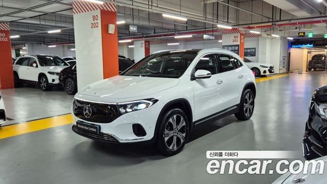 Mercedes-Benz EQA H243 1