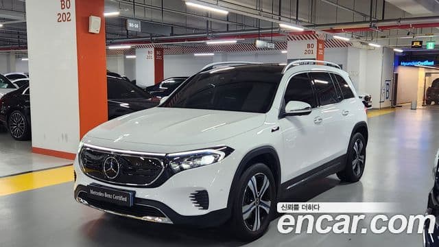 Mercedes-Benz EQB X243