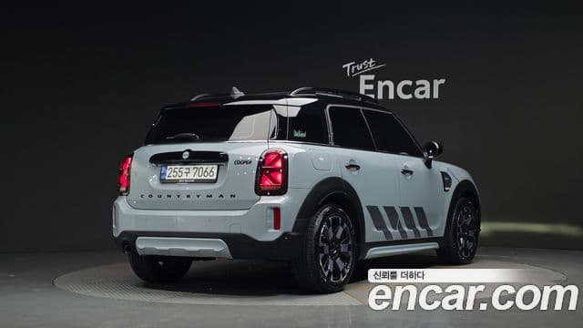 MINI Cooper Countryman 2