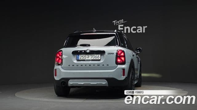 MINI Cooper Countryman 4