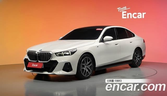 BMW 5 Series (G60)