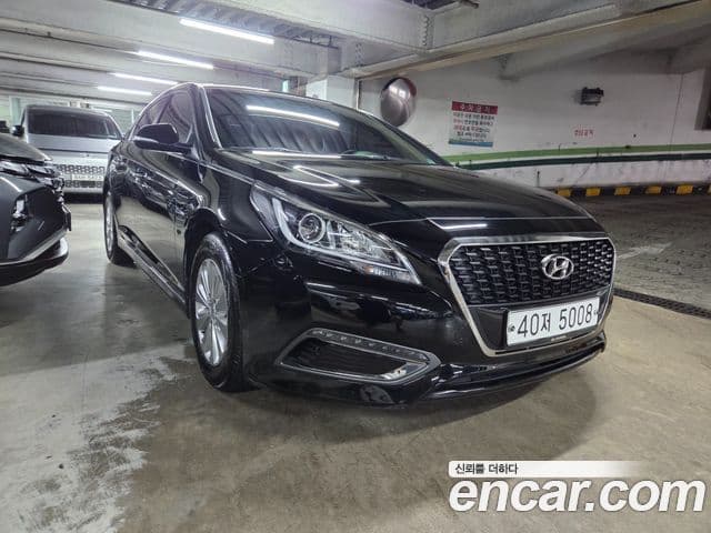 Hyundai LF Sonata Hybrid