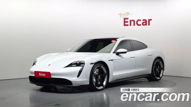 Porsche Taycan 1