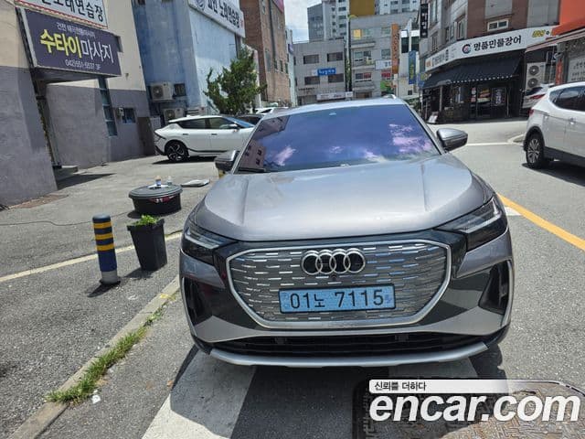 Audi Q4 e-tron (F4)