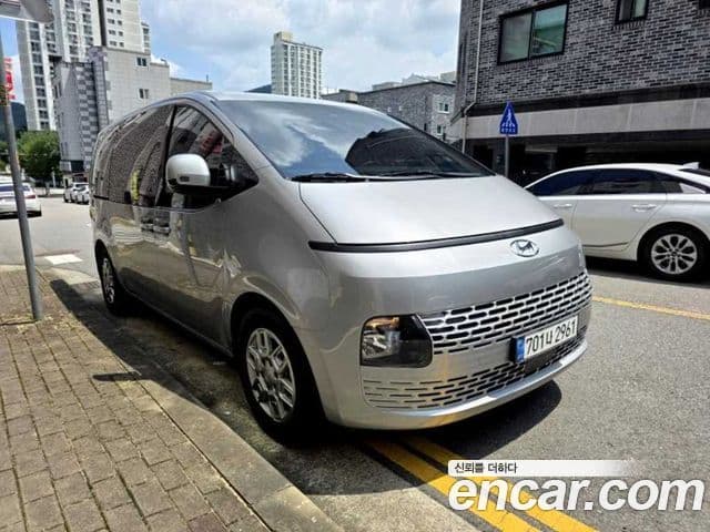 Hyundai Staria