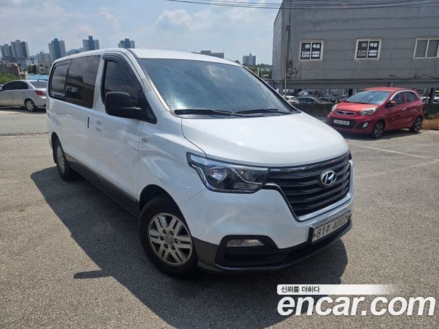 Hyundai The New Grand Starex