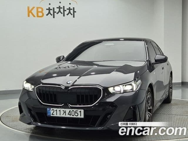 BMW 5 Series (G60)