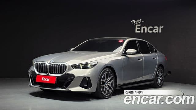 BMW 5 Series (G60)