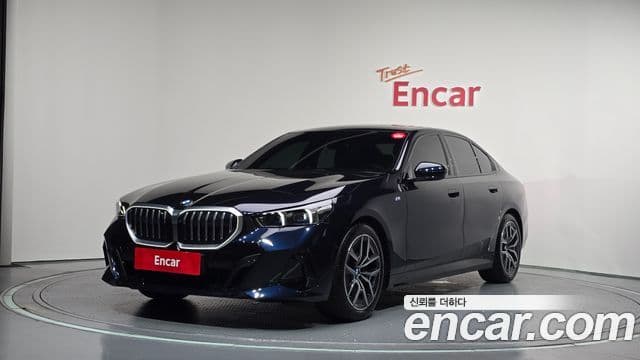 BMW 5 Series (G60)