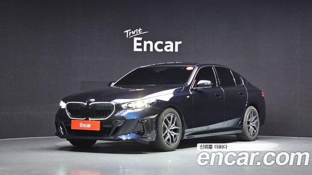 BMW 5 Series (G60)