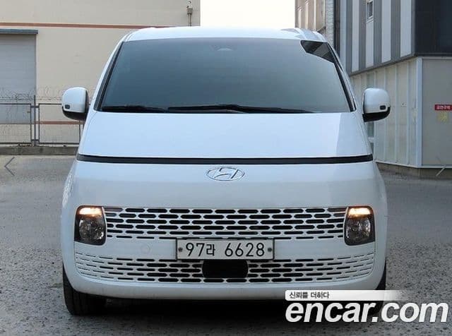 Hyundai Staria