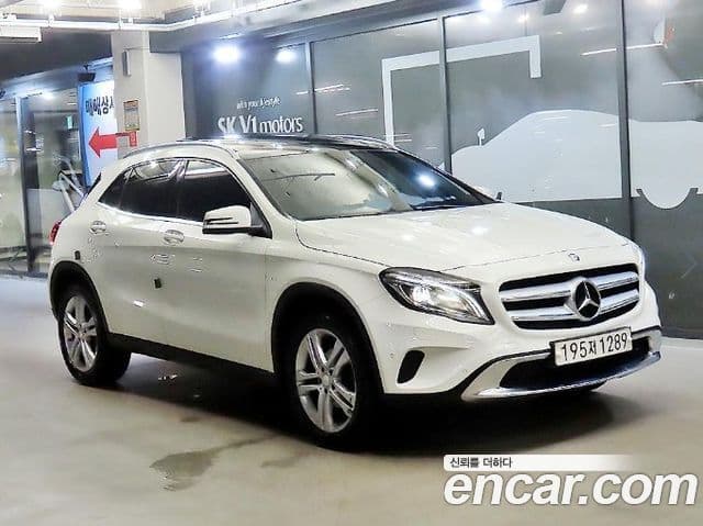 Mercedes-Benz GLA-Class X156