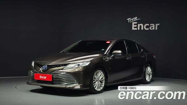Toyota Camry (XV70)