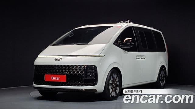 Hyundai Staria