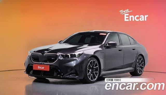 BMW M5 (G90)