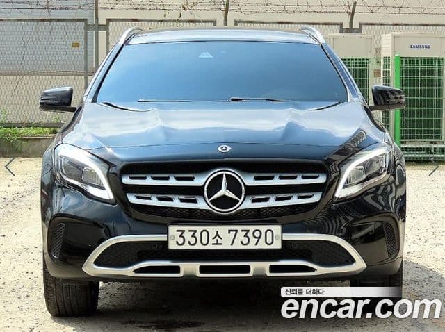 Mercedes-Benz GLA-Class X156