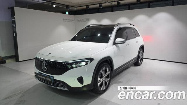 Mercedes-Benz EQB X243