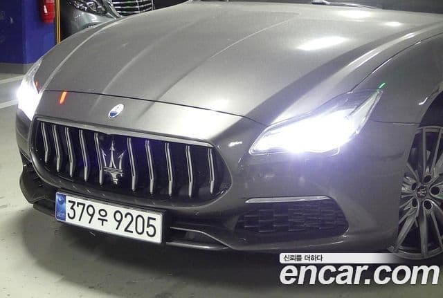 Maserati Quattroporte
