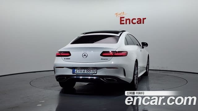 Mercedes-Benz E-Class W213 4
