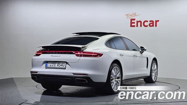 Porsche Panamera (971) 2