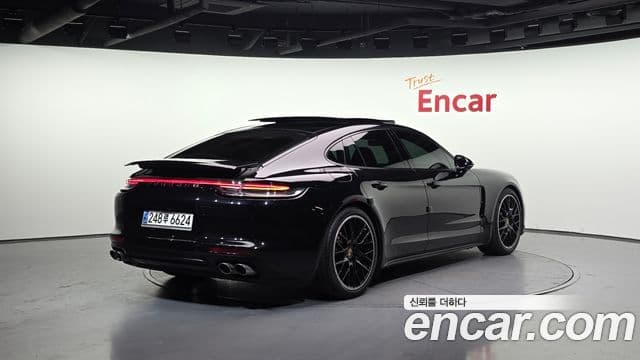 Porsche Panamera (971) 2