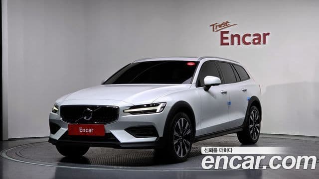 Volvo V60 Cross Country 2nd Gen 1