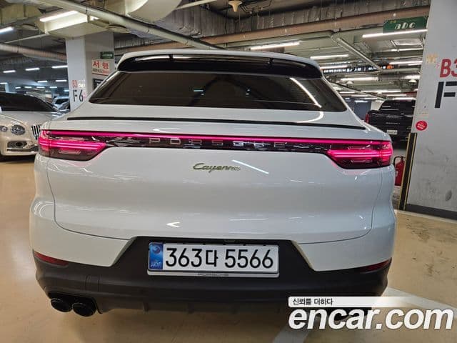 Porsche Cayenne (PO536) 4