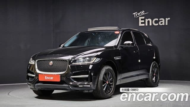 Jaguar F-PACE 1