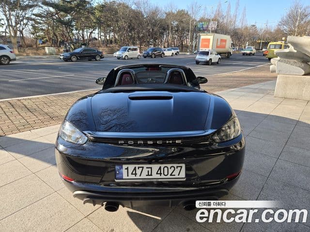 Porsche 718 Boxster 4