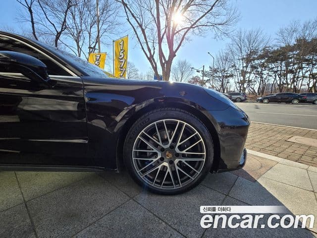 Porsche Panamera (976) 2