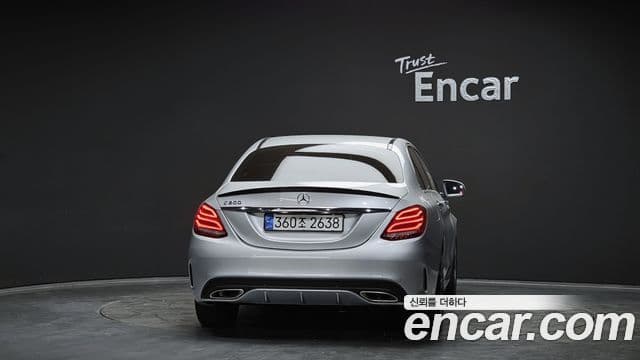Mercedes-Benz C-Class W205 4
