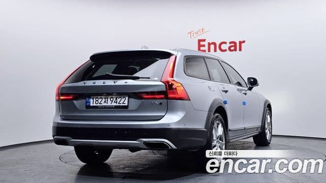 Volvo V90 Cross Country 2