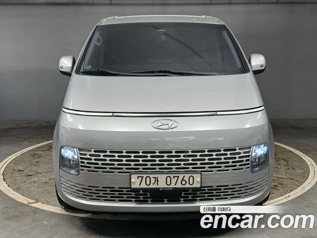 Hyundai Staria 1