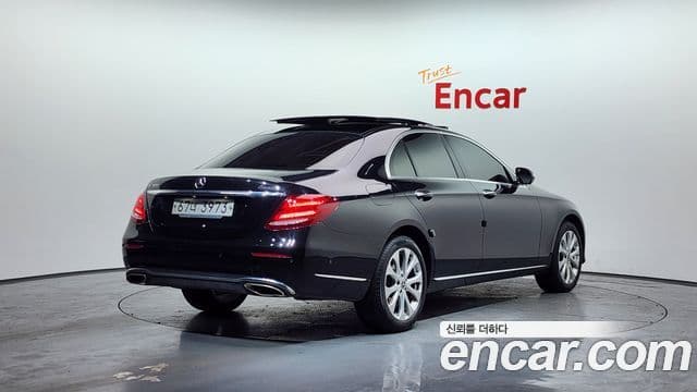 Mercedes-Benz E-Class W213 2