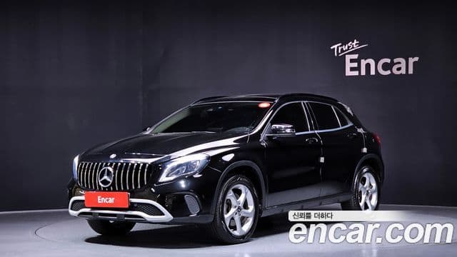 Mercedes-Benz GLA-Class X156