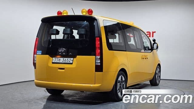 Hyundai Staria 2