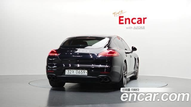 Porsche Panamera 4