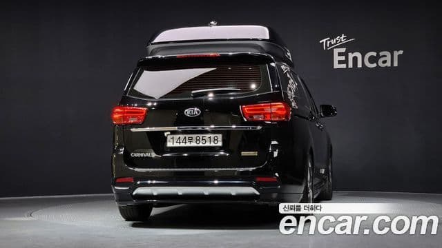 Kia The New Carnival 4