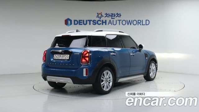 MINI Cooper Countryman 2