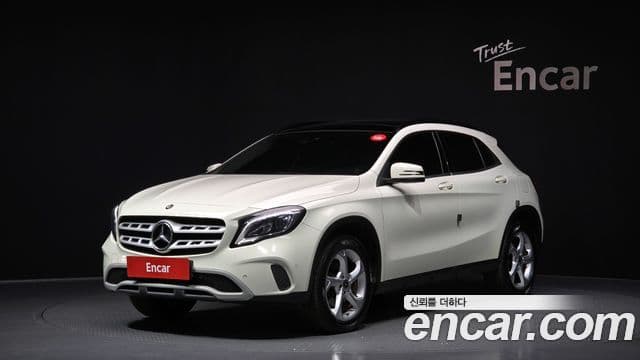 Mercedes-Benz GLA-Class X156