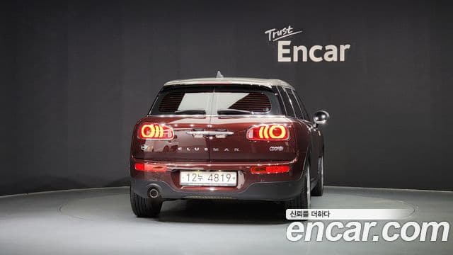 MINI Cooper Clubman 4