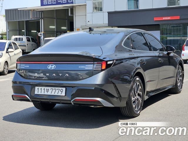 Hyundai Sonata The Edge Hybrid (DN8) 4