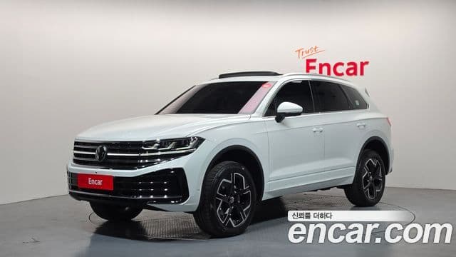 Volkswagen Touareg 3rd Gen 1