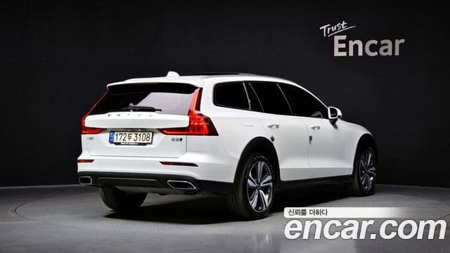 Volvo V60 Cross Country 2nd Gen 2