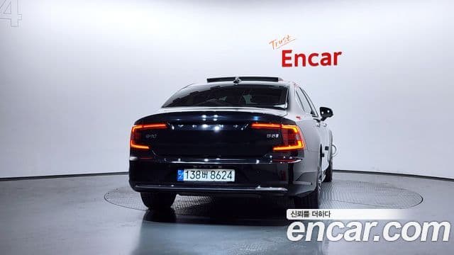 Volvo S90 4